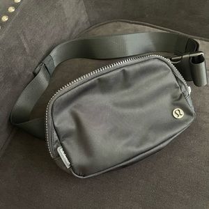 Lululemon belt bag